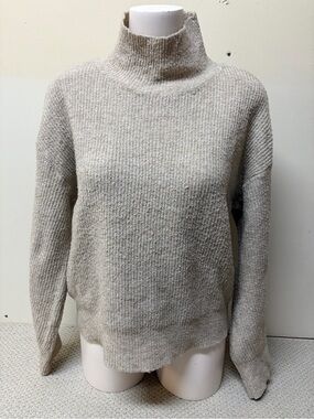 2/$20❤️- SWEATER | Women’s Turtleneck sweater brand N/A size medium